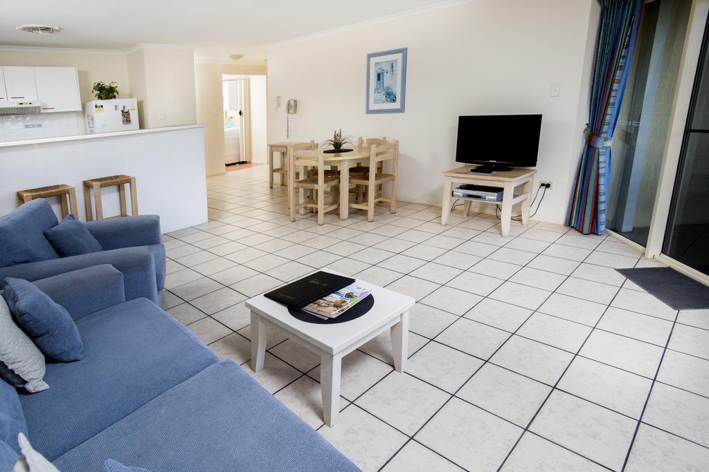 خليج هيرفي Alexander Beachfront Apartments المظهر الخارجي الصورة