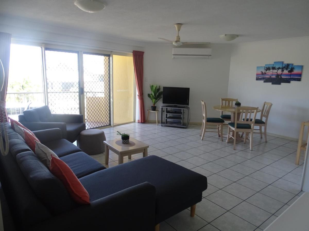 خليج هيرفي Alexander Beachfront Apartments المظهر الخارجي الصورة